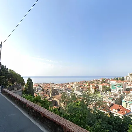 Idyllic Panoramic Escape *